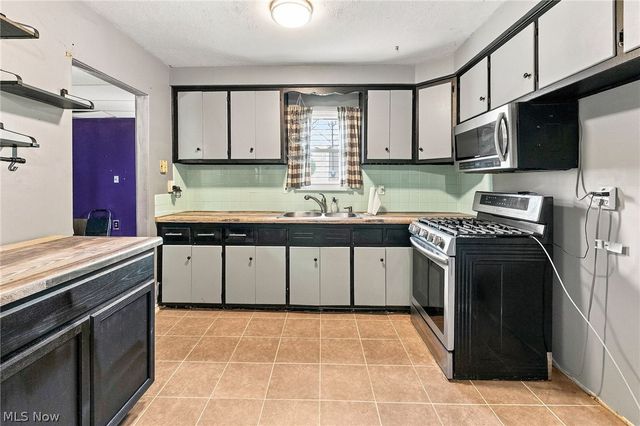 29061 W Willowick Drive, Willowick, OH 44095