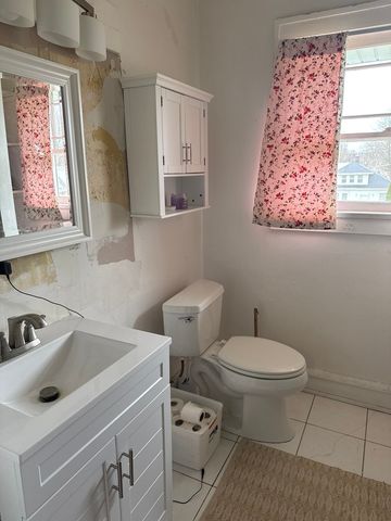 1425 Lincoln Street, North Chicago, IL 60064