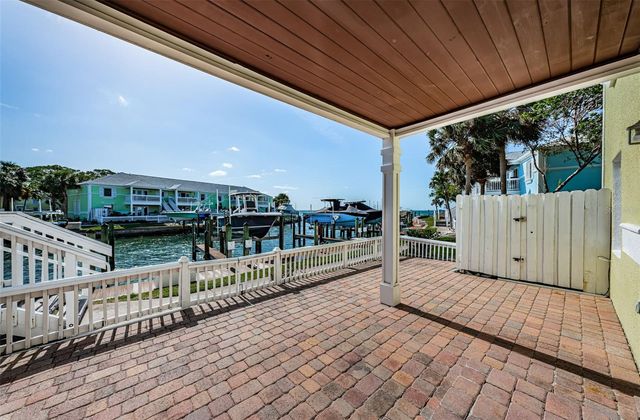 5196 BEACH DRIVE SE B, St Petersburg, FL 33705