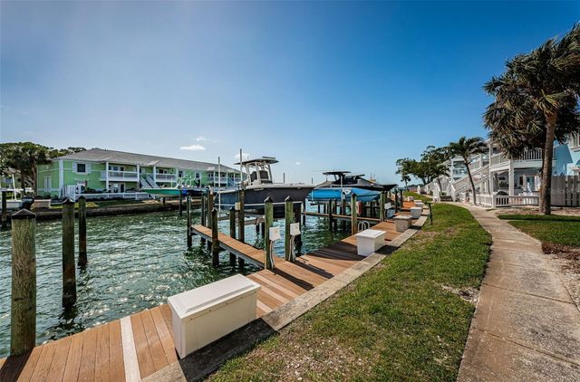 5196 BEACH DRIVE SE B, St Petersburg, FL 33705