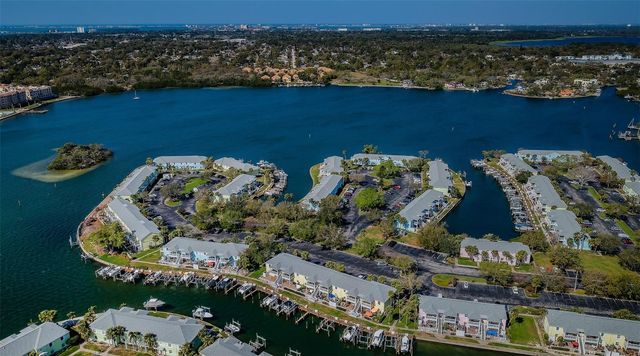 5196 BEACH DRIVE SE B, St Petersburg, FL 33705