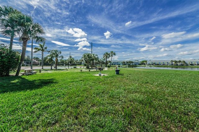 5196 BEACH DRIVE SE B, St Petersburg, FL 33705