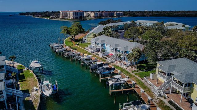 5196 BEACH DRIVE SE B, St Petersburg, FL 33705