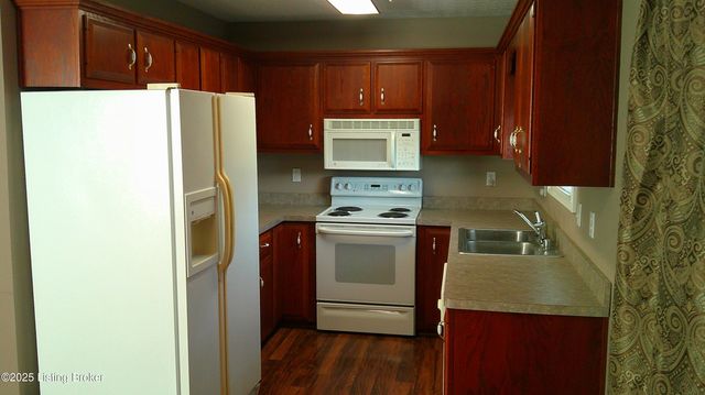 138 Sapphire Ct, Bardstown, KY 40004