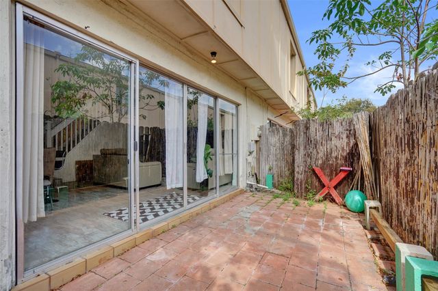 8226 NW 8th Place 6, Fort Lauderdale, FL 33324