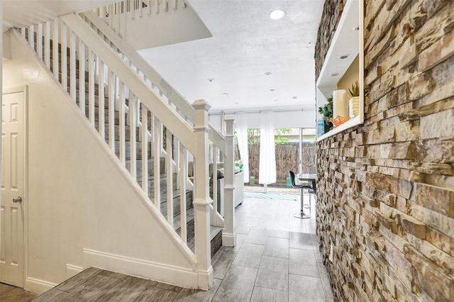 8226 NW 8th Place 6, Fort Lauderdale, FL 33324