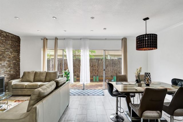 8226 NW 8th Place 6, Fort Lauderdale, FL 33324