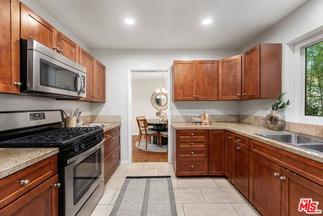 4353 Colfax Avenue 27, Studio City (los Angeles), CA 91604