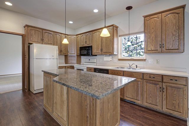 3205 N MISTWOOD LANE, Appleton, WI 54914