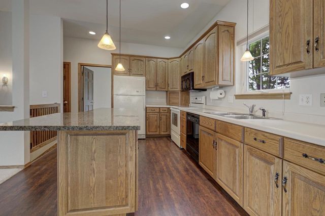 3205 N MISTWOOD LANE, Appleton, WI 54914