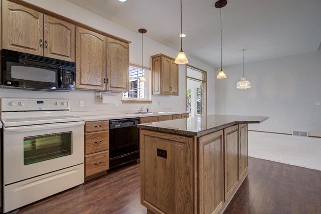 3205 N MISTWOOD LANE, Appleton, WI 54914