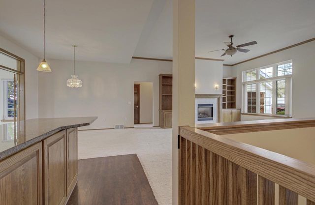 3205 N MISTWOOD LANE, Appleton, WI 54914