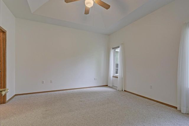 3205 N MISTWOOD LANE, Appleton, WI 54914