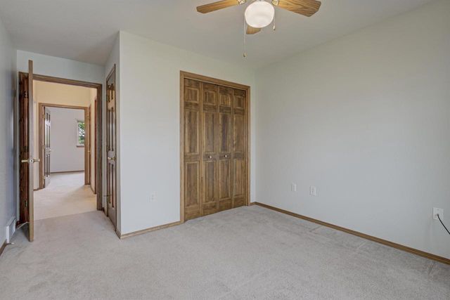 3205 N MISTWOOD LANE, Appleton, WI 54914