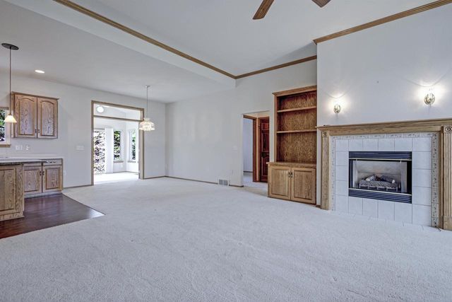 3205 N MISTWOOD LANE, Appleton, WI 54914
