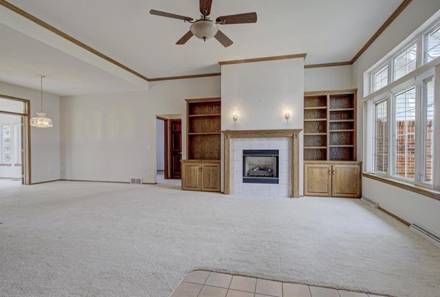 3205 N MISTWOOD LANE, Appleton, WI 54914