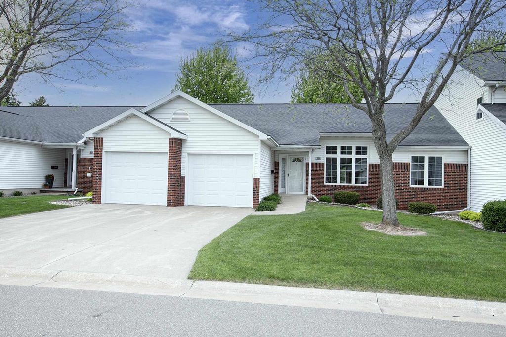 3205 N MISTWOOD LANE, Appleton, WI 54914
