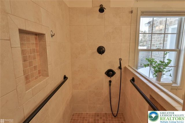 7 Moreland Avenue, Bethlehem City, PA 18017