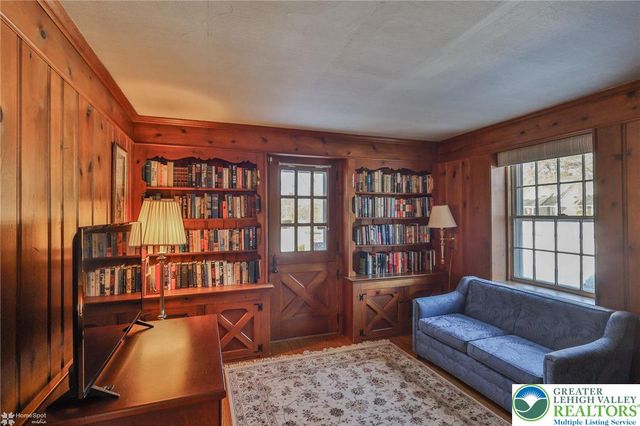 7 Moreland Avenue, Bethlehem City, PA 18017