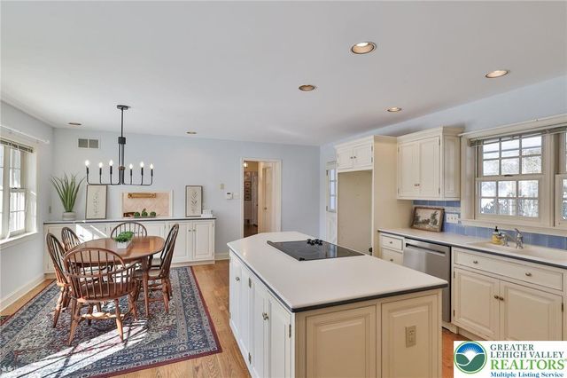 7 Moreland Avenue, Bethlehem City, PA 18017