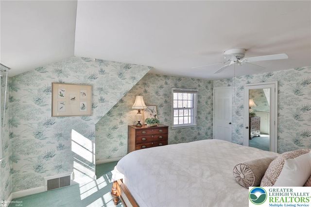 7 Moreland Avenue, Bethlehem City, PA 18017