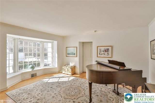 7 Moreland Avenue, Bethlehem City, PA 18017