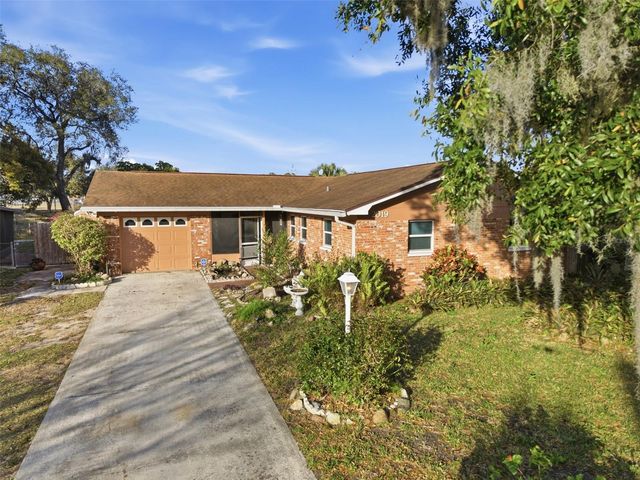 2019 W JOROME DRIVE, Tampa, FL 33612