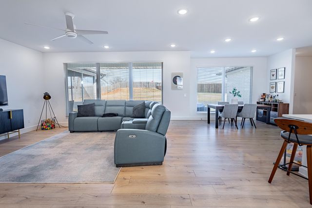 2619 E Olde Ivy Street, Springfield, MO 65804