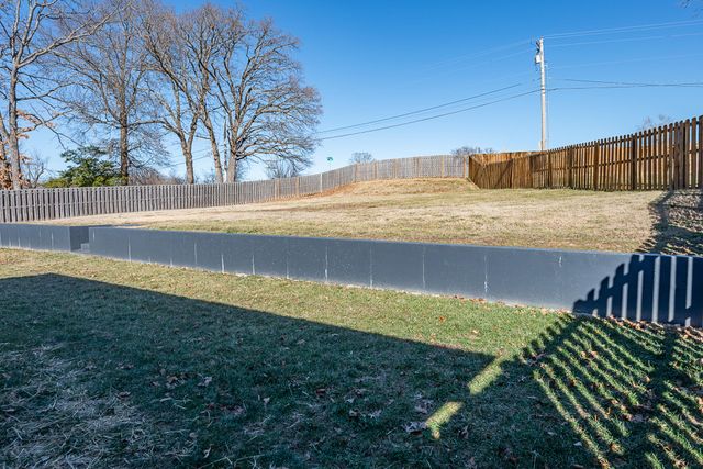 2619 E Olde Ivy Street, Springfield, MO 65804