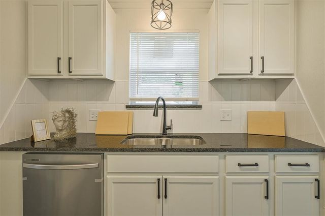 715 Harmon Circle, Moore, OK 73160