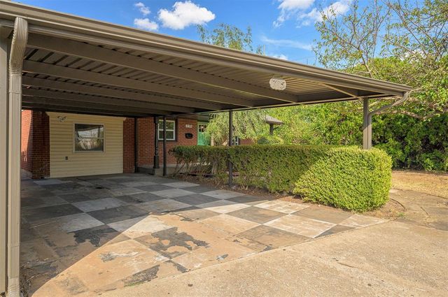 715 Harmon Circle, Moore, OK 73160