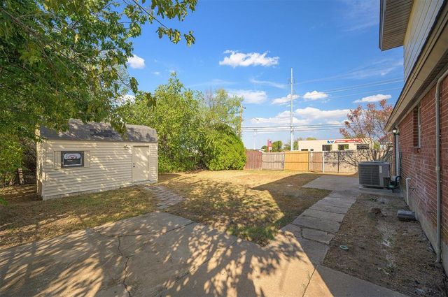 715 Harmon Circle, Moore, OK 73160