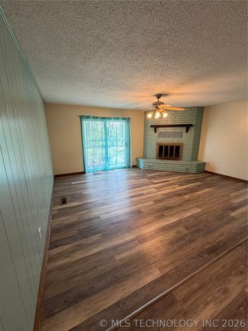 1845 Surrey Drive, Pryor, OK 74361