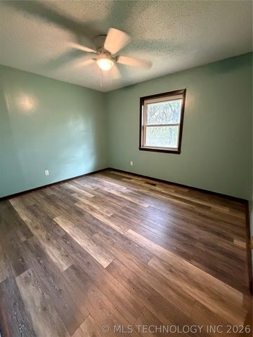 1845 Surrey Drive, Pryor, OK 74361