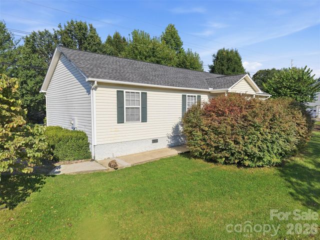 11 Brant Lane, Weaverville, NC 28787