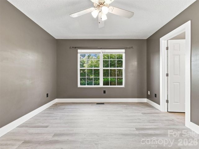 11 Brant Lane, Weaverville, NC 28787