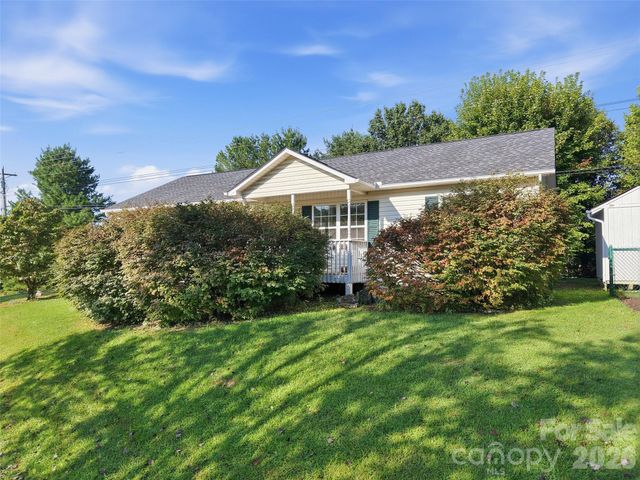 11 Brant Lane, Weaverville, NC 28787