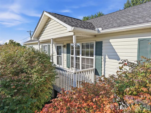 11 Brant Lane, Weaverville, NC 28787