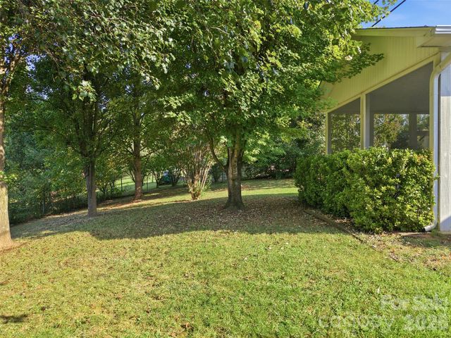 11 Brant Lane, Weaverville, NC 28787