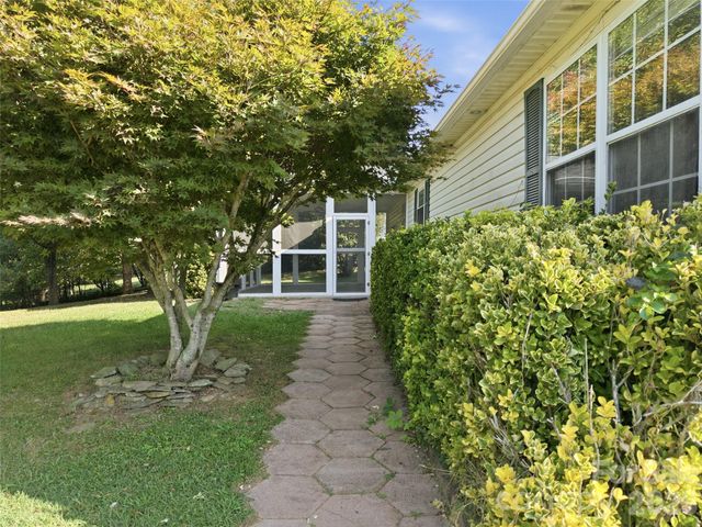 11 Brant Lane, Weaverville, NC 28787