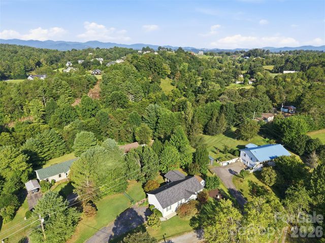 11 Brant Lane, Weaverville, NC 28787