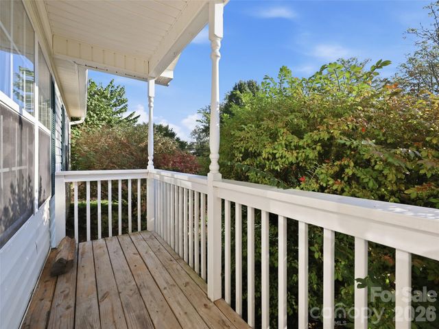 11 Brant Lane, Weaverville, NC 28787