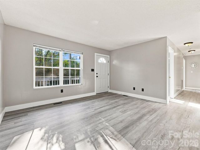 11 Brant Lane, Weaverville, NC 28787
