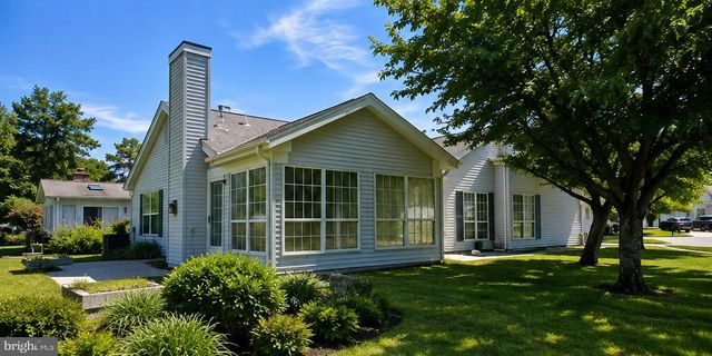 20 NEWBURY DR, Southampton, NJ 08088