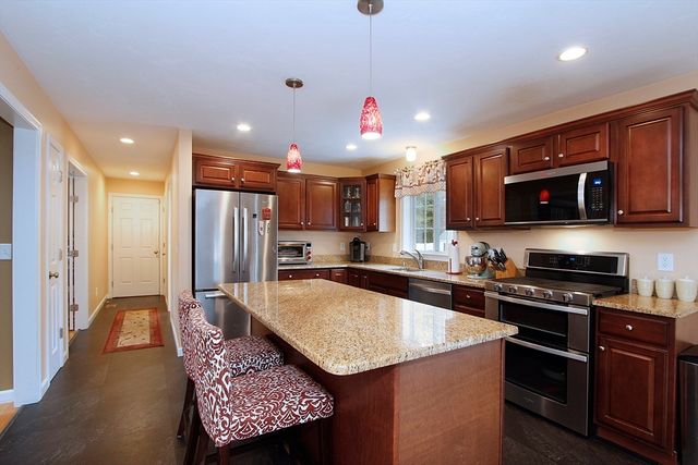 35 Settlers Way, Bourne, MA 02532