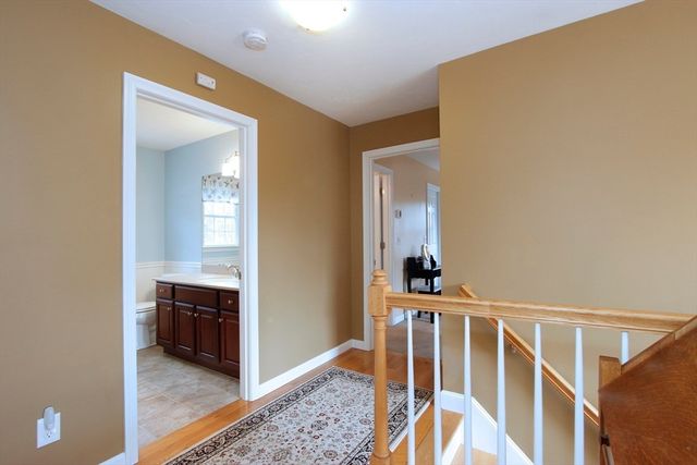 35 Settlers Way, Bourne, MA 02532