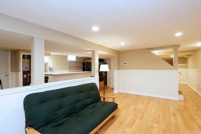 35 Settlers Way, Bourne, MA 02532