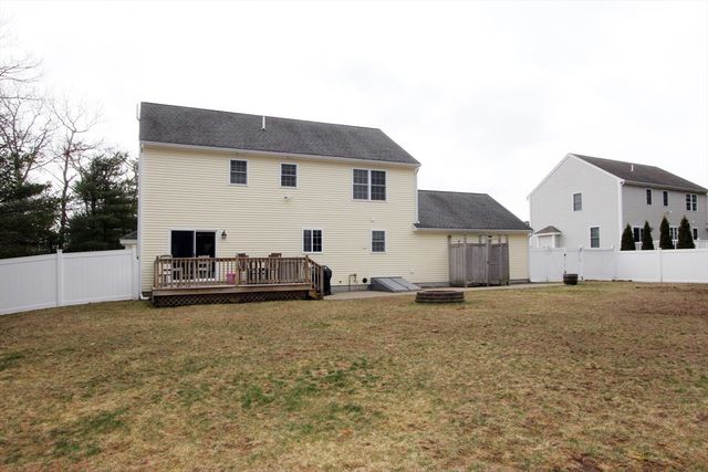 35 Settlers Way, Bourne, MA 02532