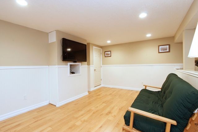 35 Settlers Way, Bourne, MA 02532