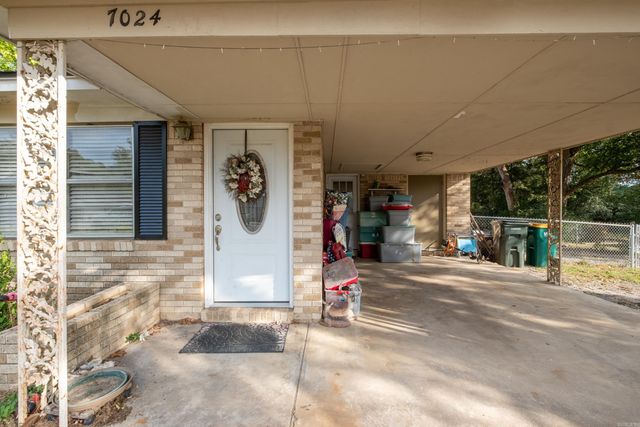 7024 Yarberry Lane, Little Rock, AR 72209
